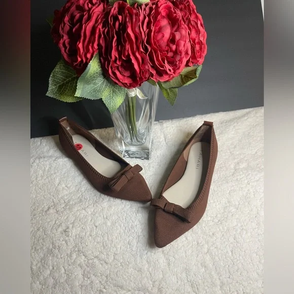Tahari Slip on Bow detailed preppy Women's pointed toe Brown Flats, NWT, size 10 - Picture 8 of 10